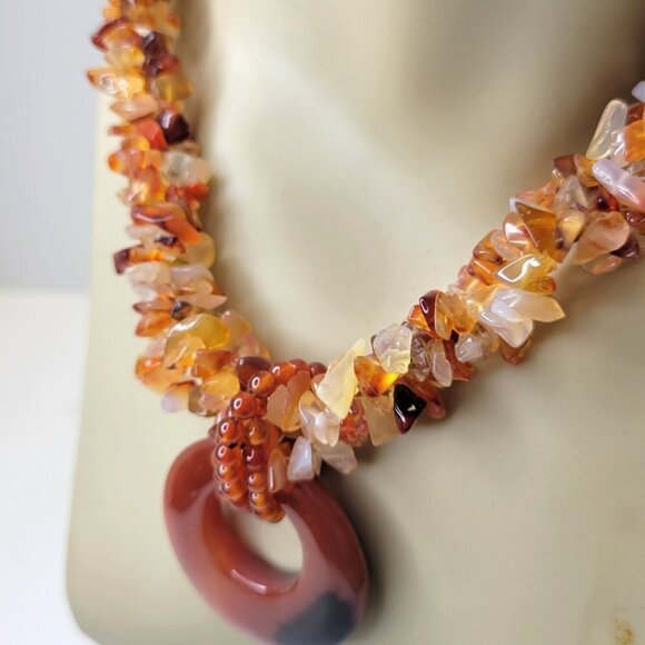 Carnelian Fashion Chips Necklace with Round Pendant - Picture 7 of 14